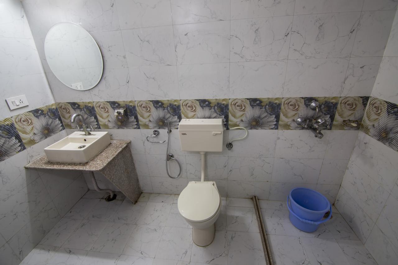 Hotel Bhakti Dhama Vrindāvan Zimmer foto
